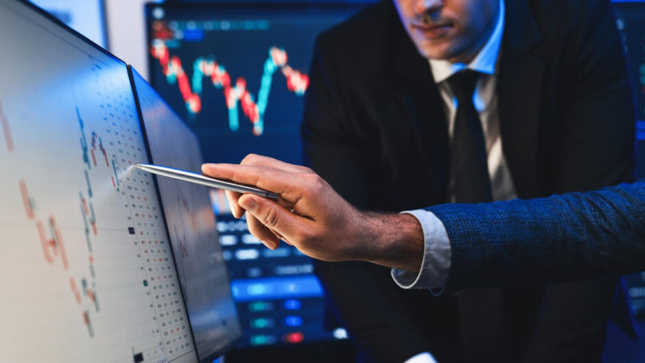 The Definitive Guide to Verifying a Broker’s License